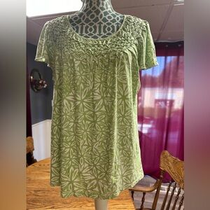 Style & Co 1X green and cream top